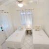 Отель The Date House - Four Bedroom Villa With Private Pool Near the Beach and Calabash Cove Resort 4 Vill, фото 6