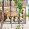 Отель Luxurious Stylish 3BR Apartment Exceptional Location Private Pool Uncovered Patio, фото 1