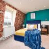 Отель The Stunning Central Jewels Of Bath - Sleeps 24! в Бате