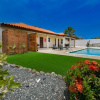Отель Stylish Villa, Private Pool, Bbq, Privacy, фото 1