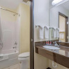Отель Econo Lodge Inn & Suites Fairgrounds, фото 11
