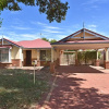 Отель Redcliff Home Close to City & Airport, фото 18