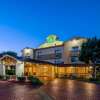 Отель La Quinta Inn & Suites by Wyndham Irvine Spectrum, фото 1