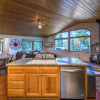 Отель Golden Summit by Avantstay Stunning Secluded Cabin w/ Access to Tahoe Donner, фото 10