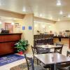 Отель Cobblestone Inn & Suites - Steele, фото 12