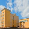 Отель La Quinta Inn & Suites by Wyndham Danbury, фото 32