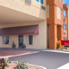 Отель Ramada by Wyndham Culver City, фото 1