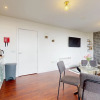 Отель Cosy Beautiful Urban Apartment at The Icon, фото 12