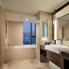 Отель DoubleTree by Hilton Hotel Chongqing North, фото 33