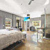 Отель Outstanding En Suite Studio, фото 5