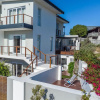 Отель Greenways Drive Apartment, фото 17