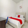 Отель RedDoorz @ Jalan Mangkunegara Palembang 2, фото 2