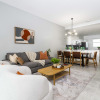 Отель Gorgeous 2Bd Apto Close to Disney @ Storey Lake 404 3191, фото 2