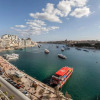 Отель Luxury APT with HOT TUB & BBQ with Valletta views by 360 Estates, фото 17