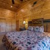 Отель Mountain View Lodge 8 Bedroom Home with Hot Tub, фото 27