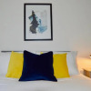 Отель Sleeps 5 with 2 bedrooms and sofabed, perfect for work or leisure, stylish spacious city centre apar, фото 5