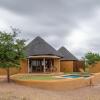 Отель Mopane Bush Lodge в Мусиной