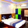 Отель Rooms with 1 king size bedded + 2 single Cart Beds + AC, фото 1
