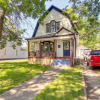 Отель Central Chanute Historic Home w/ Porch!, фото 1