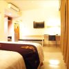 Отель Avira Hotel Makassar, фото 1