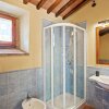 Отель Lovely Villa in Tavarnelle Val di Pesa With Private Swimming Pool, фото 2