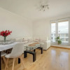Отель Spacious Apartment for 6 by Renters, фото 12