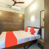 Отель OYO 49228 Gold Inn Grey, фото 4