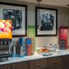 Отель Hampton Inn & Suites Knoxville Papermill Drive, фото 12