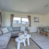 Отель Modern Chalet With Combi Microwave, Near Rockanje, фото 23