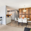 Отель Superb 3BR mins to DT SAIT, фото 8