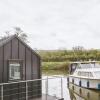Отель Water Cabin - 10 Mins from Bath (New listing), фото 1