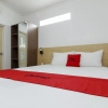 Отель RedDoorz Plus Near Jogja Kembali Monument, фото 7