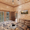 Отель Smokey Treats 5 Bedroom Cabin by RedAwning, фото 9