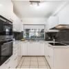 Отель Two Bedroom Apt Close To Chatswood With Parking, фото 5