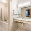 Отель Rodeway Inn Regalodge, фото 7