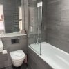 Отель Immaculate 2-bed Apartment in London, фото 9