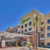 Отель Holiday Inn Ontario Airport, an IHG Hotel в Онтарио