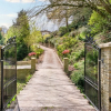 Отель Inviting 5-bed House With Fishing Lake in Devizes, фото 1
