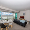 Отель QV Elegant Modern Apt with Waterview 982, фото 14