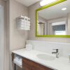 Отель Hampton Inn & Suites by Hilton Kelowna Airport, фото 11