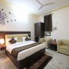 Отель OYO Flagship 5179 Hotel Noida Saffron, фото 3