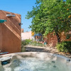 Отель Amor - Historic Adobe in the Heart of The Railyard and Downtown Santa Fe, Hot Tub, фото 16