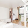 Отель A'nB OXFORD - LOCATION LOCATION LOCATION!! Contemporary 2-bed FLAT with private lock-up parking in C, фото 8