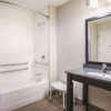 Отель La Quinta Inn & Suites by Wyndham Clifton Park, фото 5