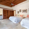 Отель Diamond Head Tiki Estate - Three Bedroom Estate, фото 5