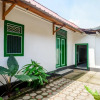 Отель RedDoorz Syariah @ Ndalem Kembang Sore Yogyakarta, фото 20