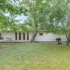 Отель Peaceful Home w/ Yard: 13 Mi to Downtown Houston!, фото 13