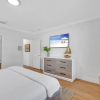 Отель Steps From Beach Quaint Cottage Heated Pool Sand Key Resldences, фото 7