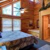 Отель Zen Bear Retreat - One Bedroom Cabin, фото 15