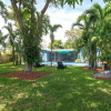 Отель Tropical House 3 Bedrooms with Pool Oakland Park, фото 16